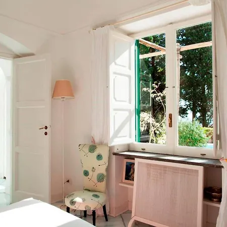Villa Sleeps 6 Pool Air Con Capri