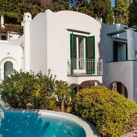 Villa Sleeps 6 Pool Air Con *