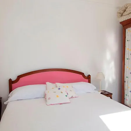 Villa Sleeps 6 Pool Air Con *