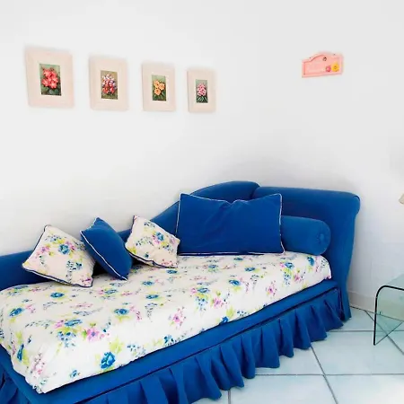 Villa Sleeps 6 Pool Air Con