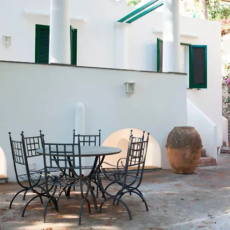 Sleeps 6 Pool Air Con Villa