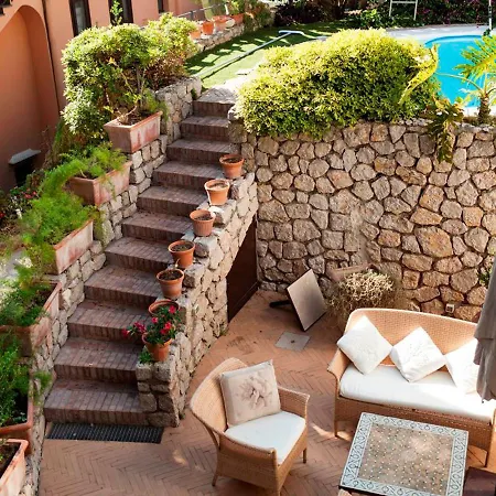 Villa Sleeps 6 Pool Air Con