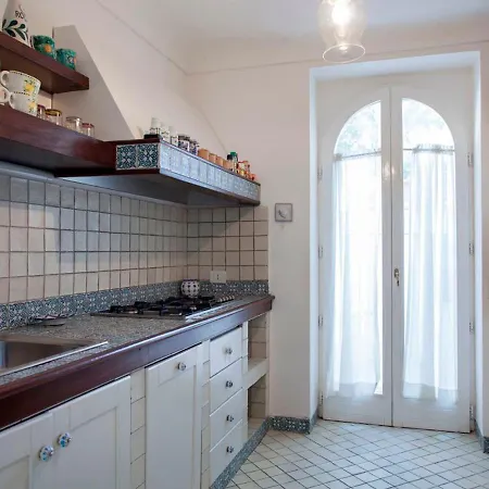 Villa Sleeps 6 Pool Air Con