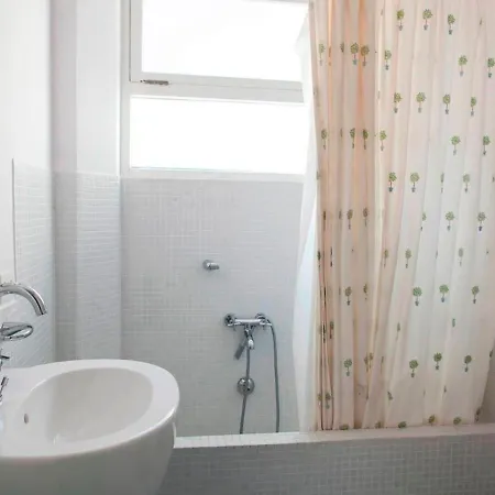 Villa Sleeps 6 Pool Air Con *
